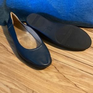 Navy comfort flats